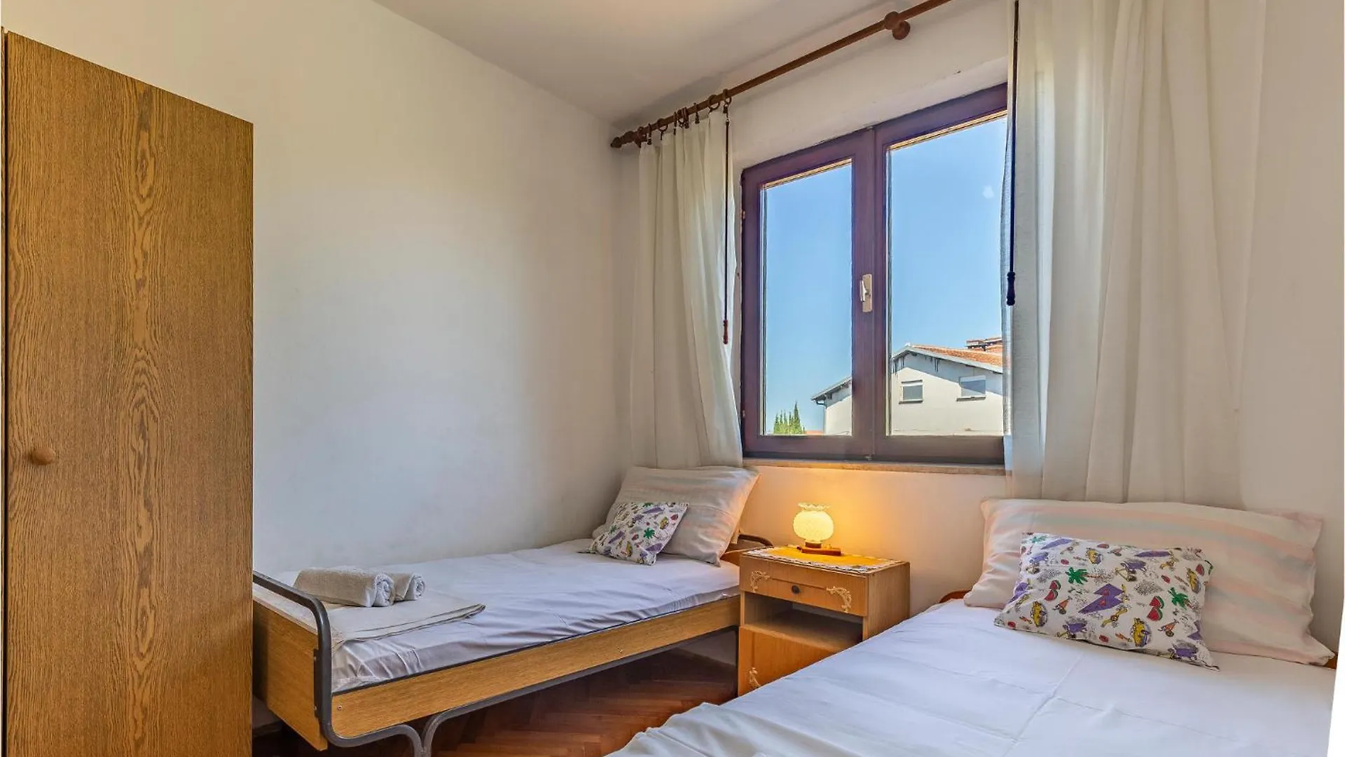 Awesome Apartment In Medulin With Kitchen